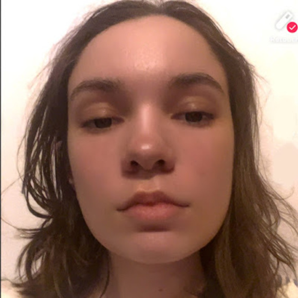 Meet your Posher, Galadrielle - Picture 1 of 1